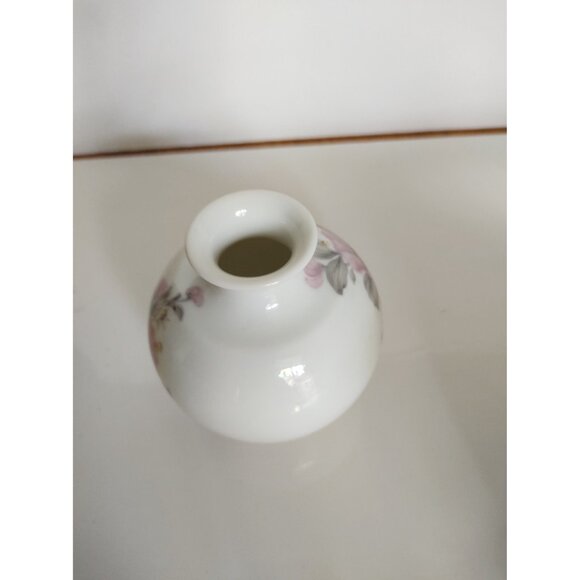 Vintage Cream Pitcher Trentham Pattern by Wedgwood England 5" Tall - Picture 16 of 16